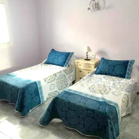 Holiday home Spacious House Near El With Fenced Garden