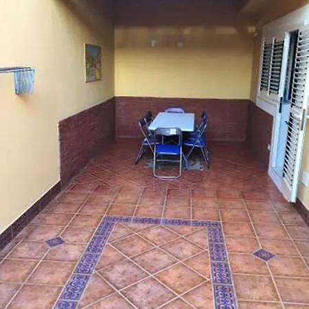 Spacious House Near El With Fenced Garden Holiday home