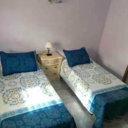 Holiday home Spacious House Near El With Fenced Garden